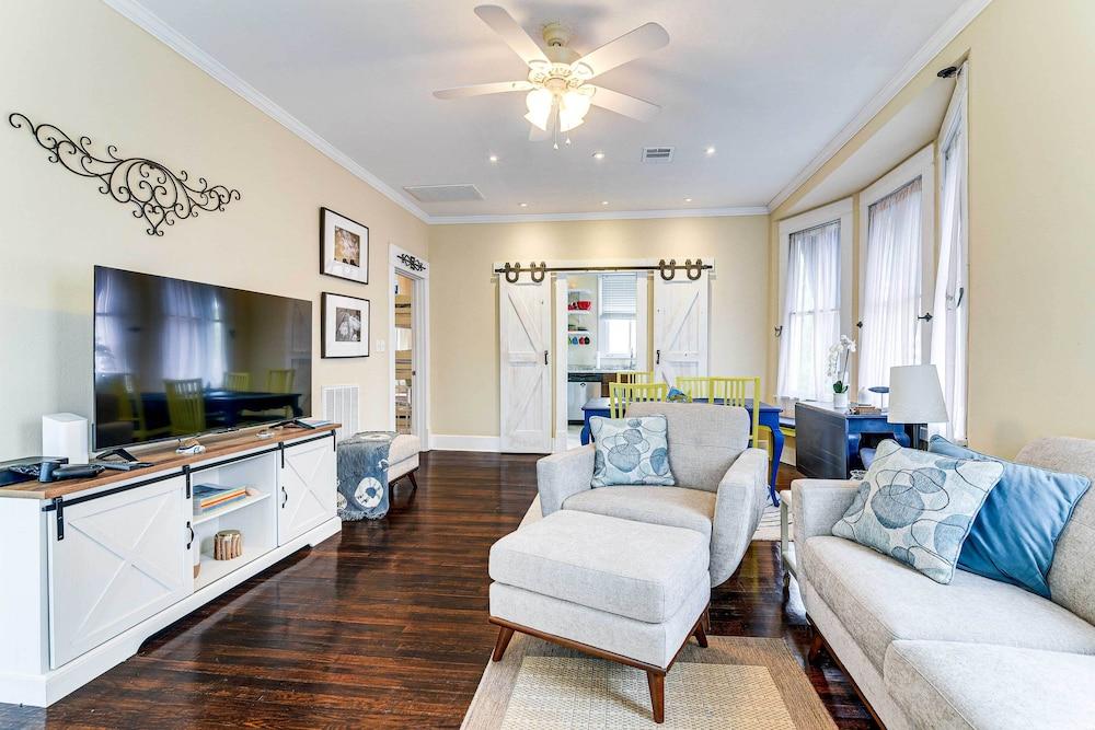 Walk to Beach: Galveston Home w/ Fenced Yard!