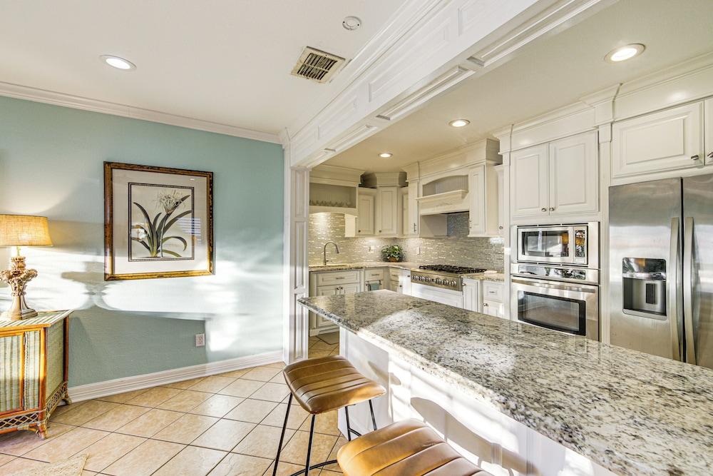 3 Mi to Downtown Tyler: Home w/ Fenced Yard!