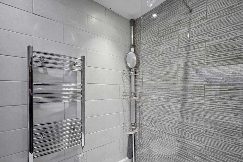 Host Stay Camwy Cottage