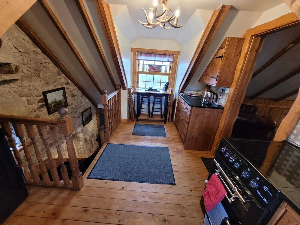 Traditional 2-bed Cottage in Dalry