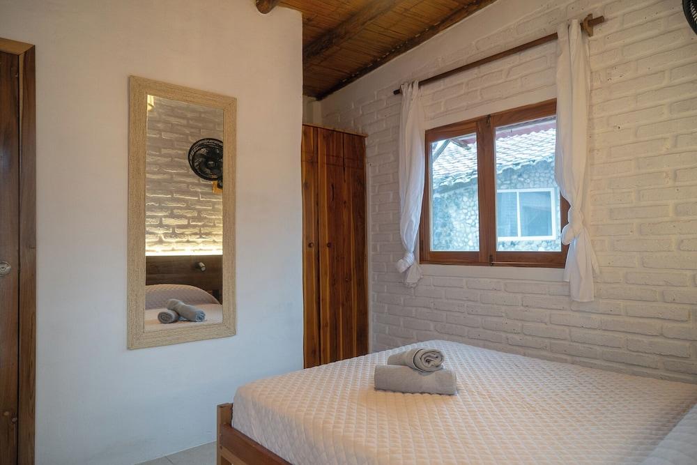 Las Golondrinas Ayampe