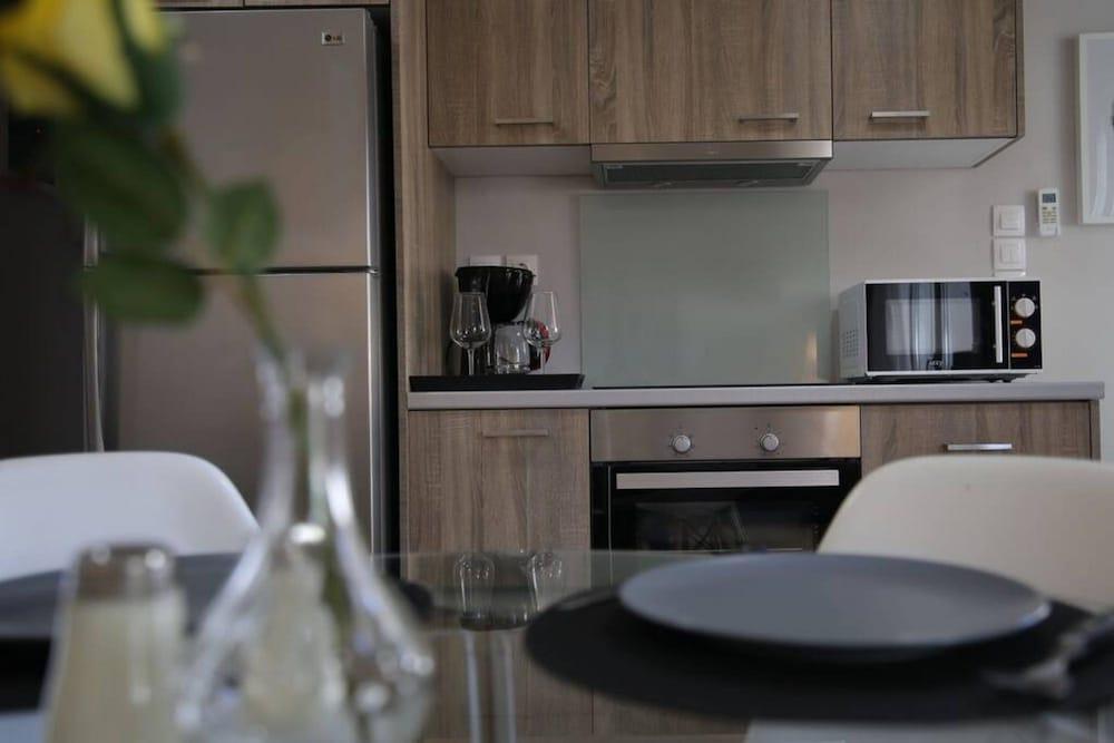 Penthouse lux Flat With 2 bd Next to Larissis