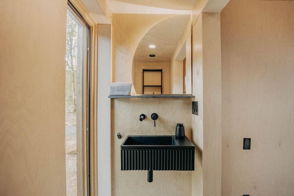 Amazing Falls Cabin - The Refuge at Kulshan