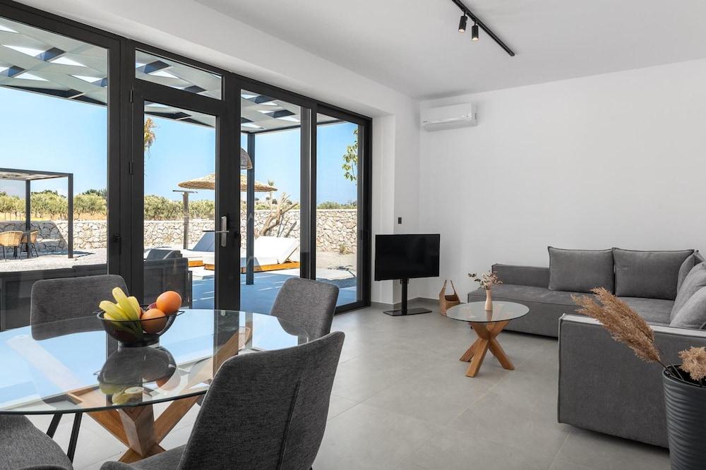 Villa 10 Hozan in Kolympia