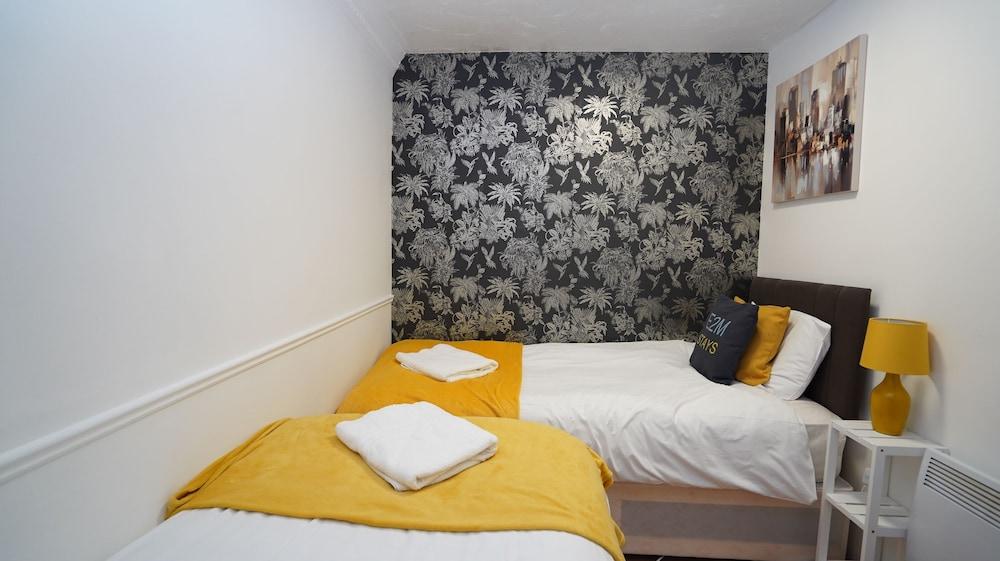 Ground floor Apt Slough by Easy2Manage