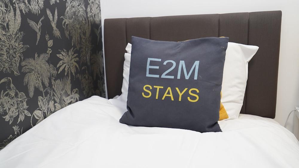 Ground floor Apt Slough by Easy2Manage