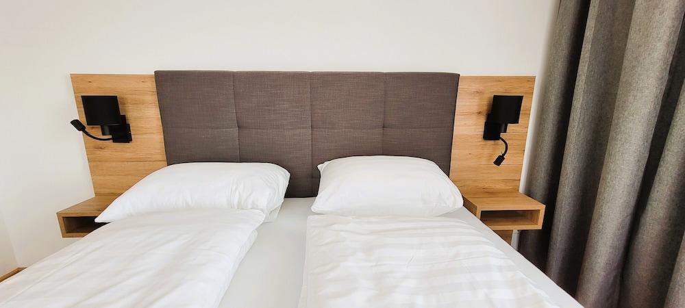 Mountains&Lakes – Chaletdorf & Apartments