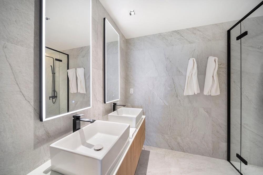 Allure 501 3 Bedroom Apts