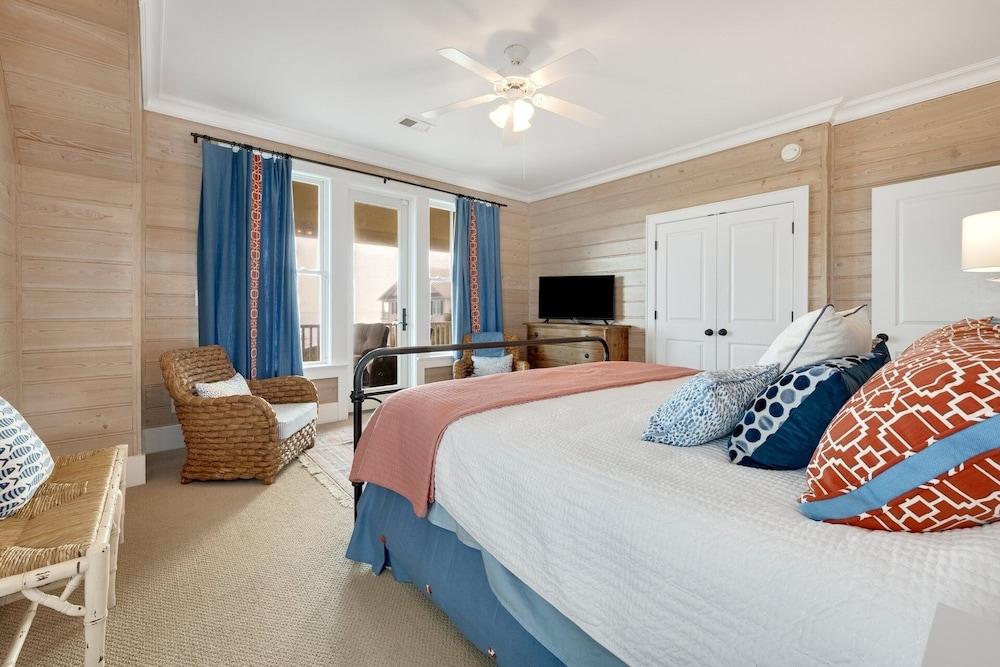 Sun And Solitude 7 Bedroom Home