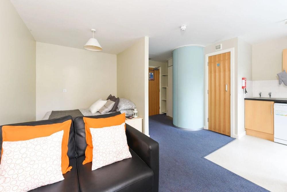 Student Only Gibson Street