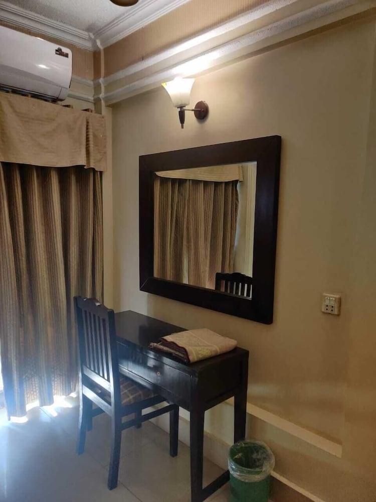 Pak Continental Hotel