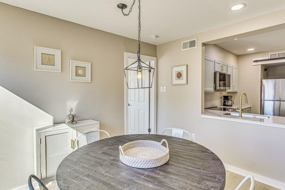 Walk to Ocean: Pool-view Condo in Myrtle Beach!