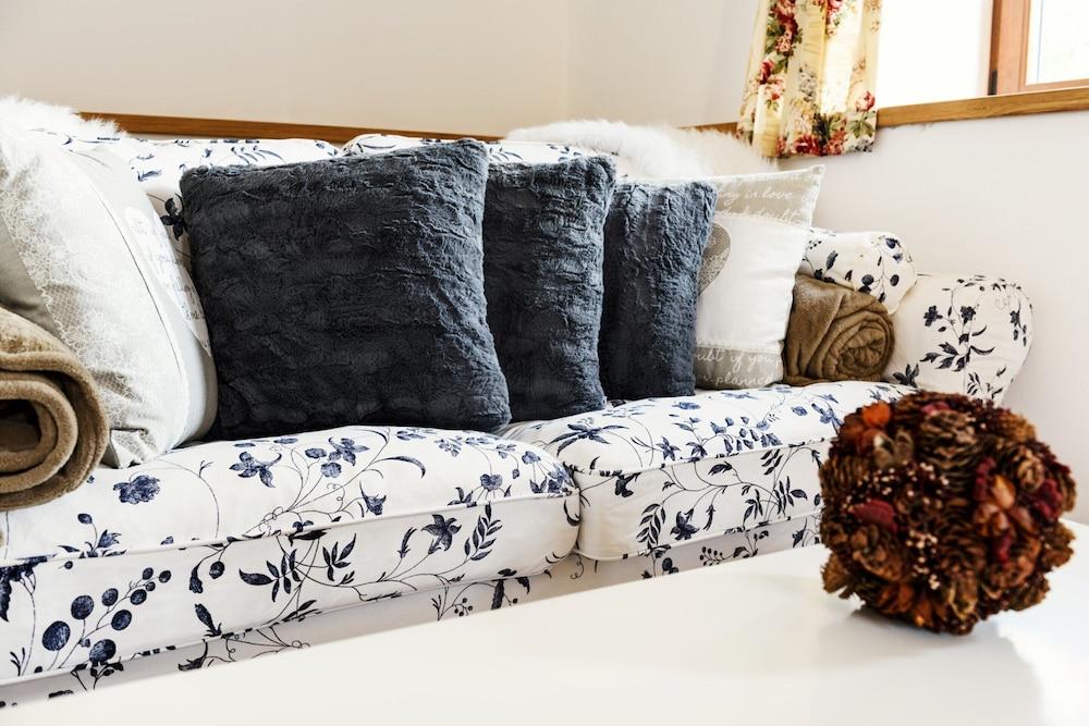 Villa in Varvazov With Garden and Barbecue