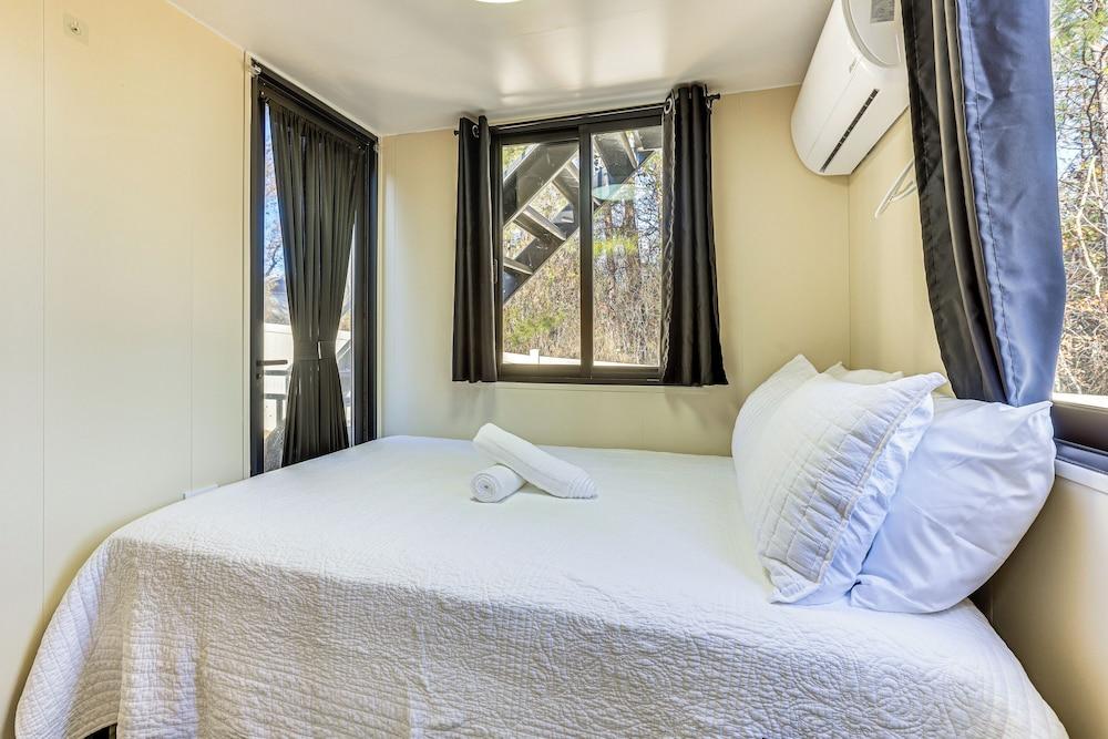 5 Mi to Stone Mountain: Lithonia Getaway