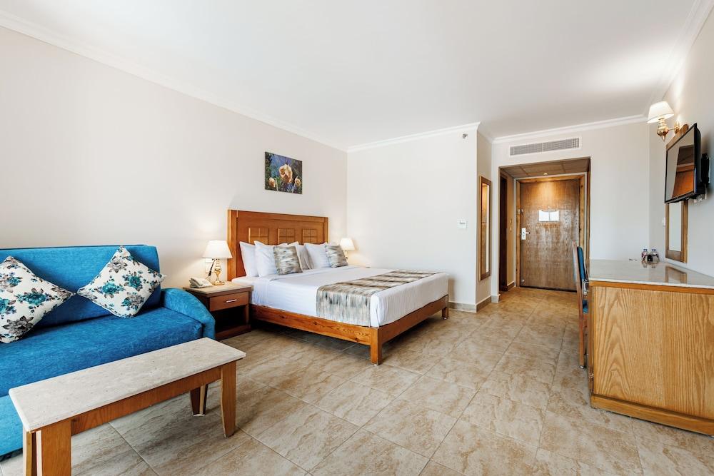 SUNRISE Solara Aqua park Resort