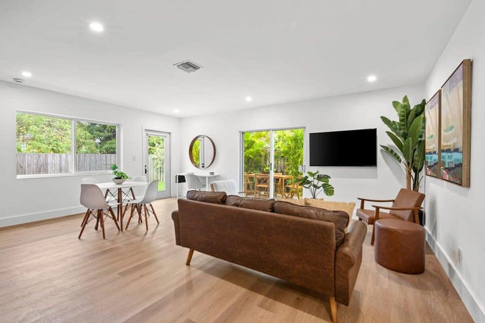 Awesome 1BR Apartment Sailboat