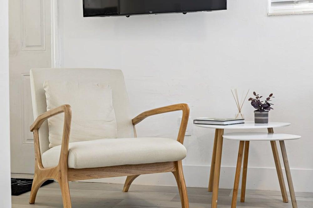 Lovely Studio With Great Location Free Parking