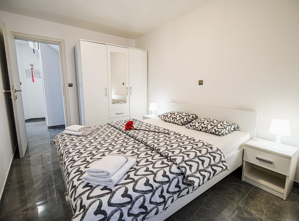 Sleek and Stylish Umag Apartments With Sea View