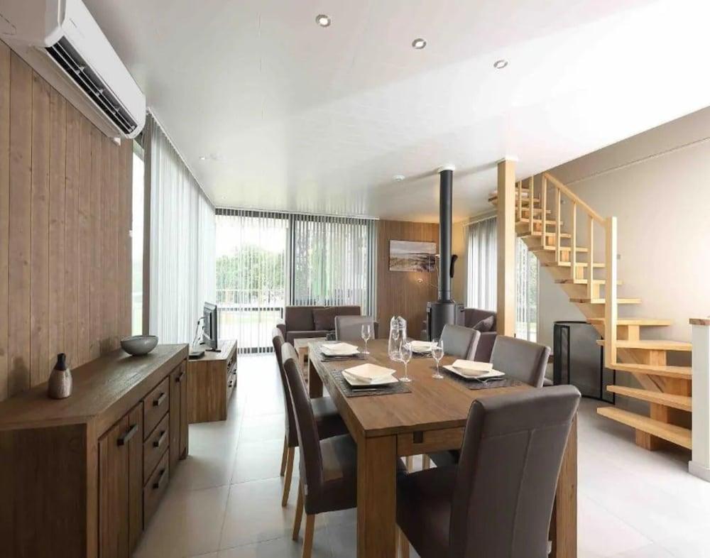 Serene Luxe Lakeside Stay