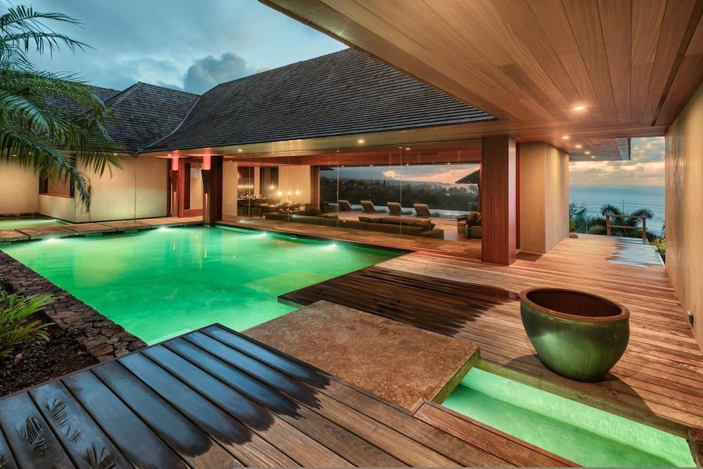 Secret Cove in Kilauea