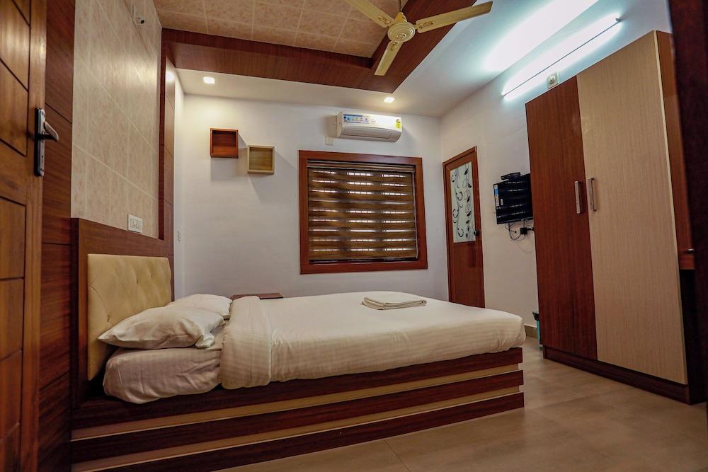 Gateway Airport Hotel