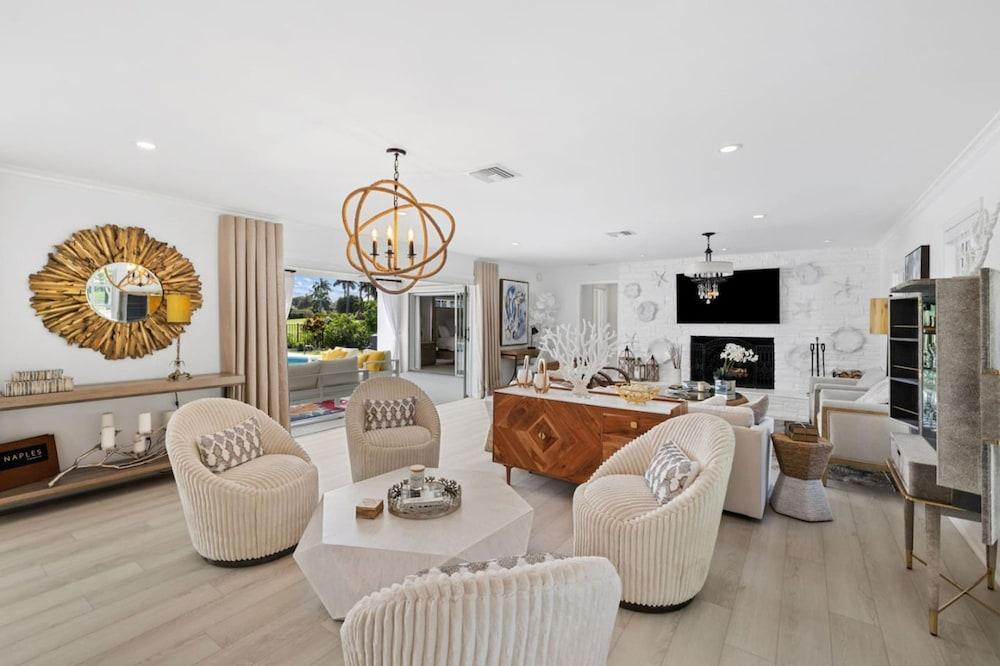 Luxury Beach House With a View