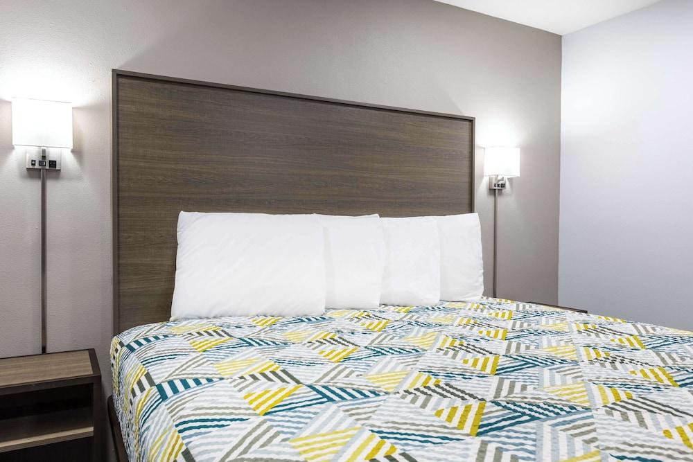 Studio 6 Hickory, NC