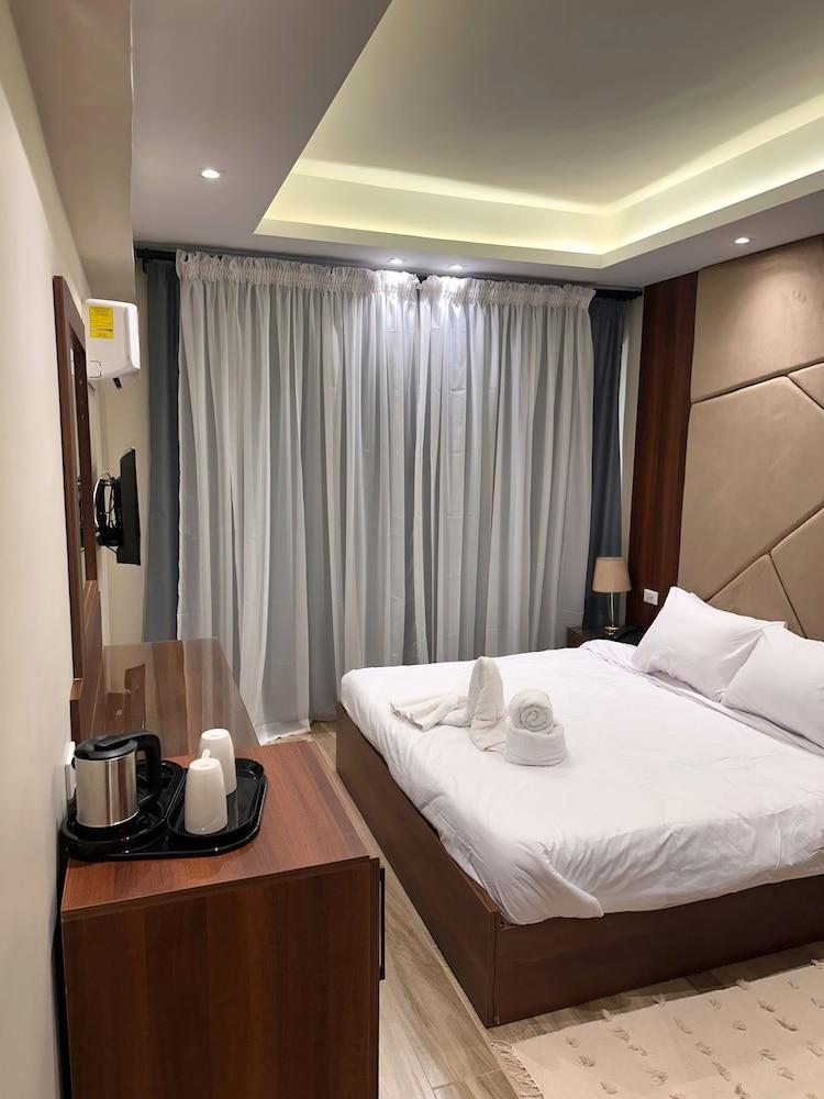 Giza palace hotel pyramids view