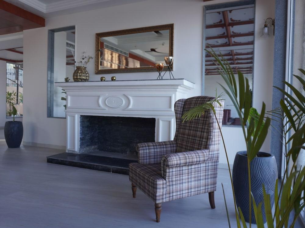 Astra Resort and Caffe Kasauli