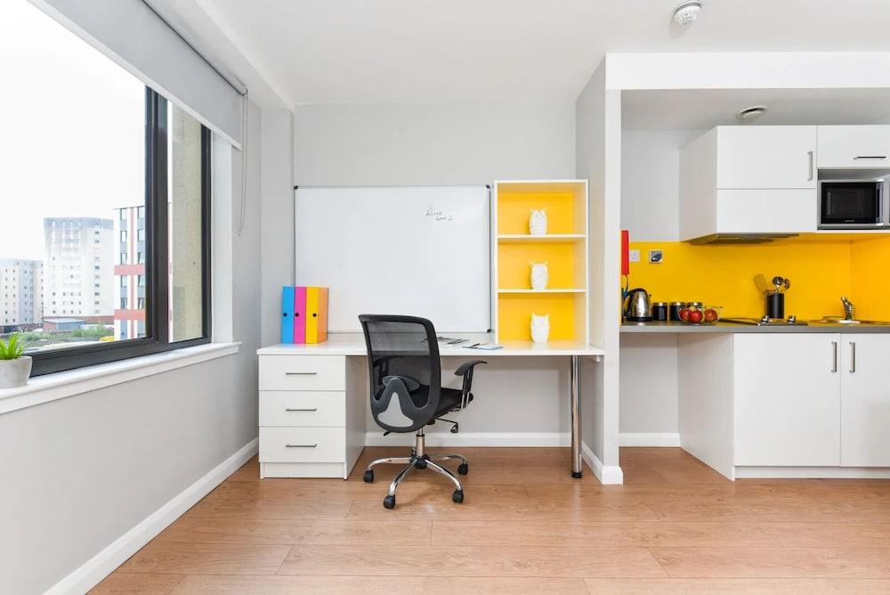 Student Only Merchant Studios in Glasgow