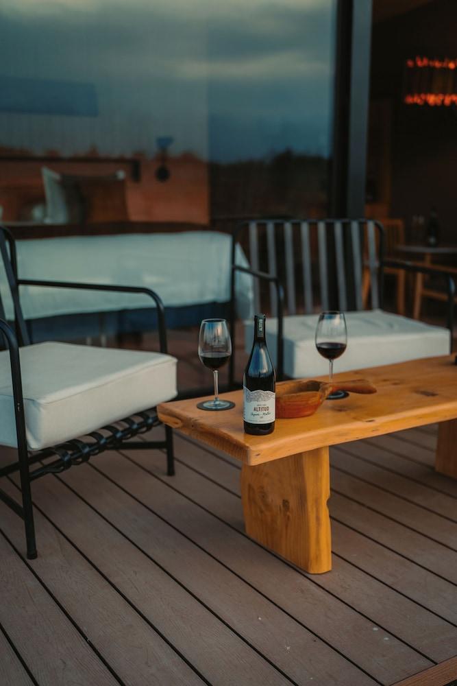 Andeluna Winery Lodge