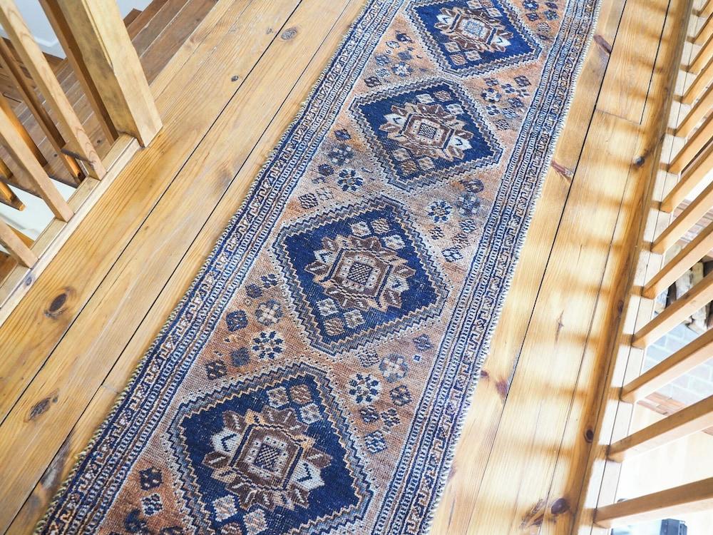 Charming 6 Bdrm Countryside Stay