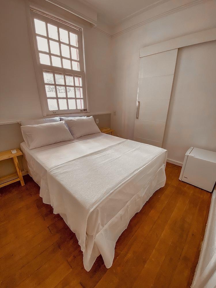 Pousada Flores do Farol