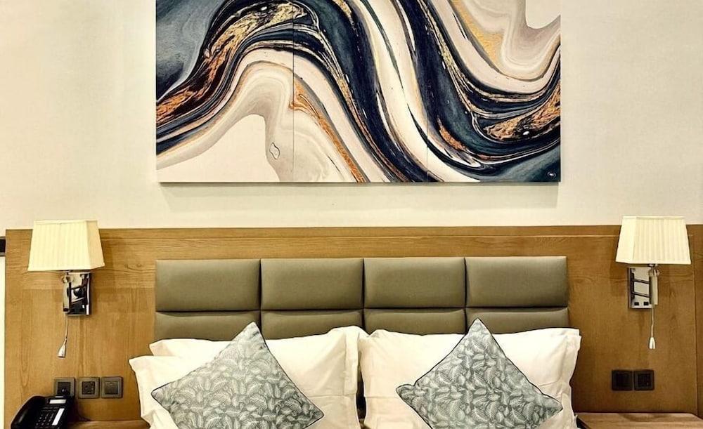 Circusse Suites and Apartments