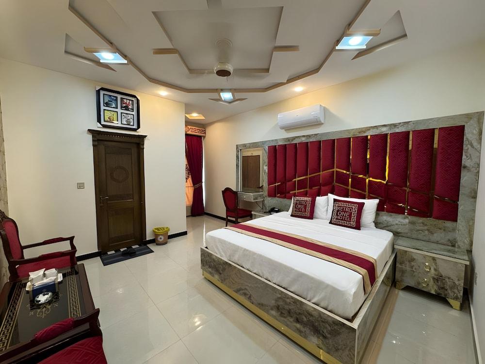 Metro One Hotel