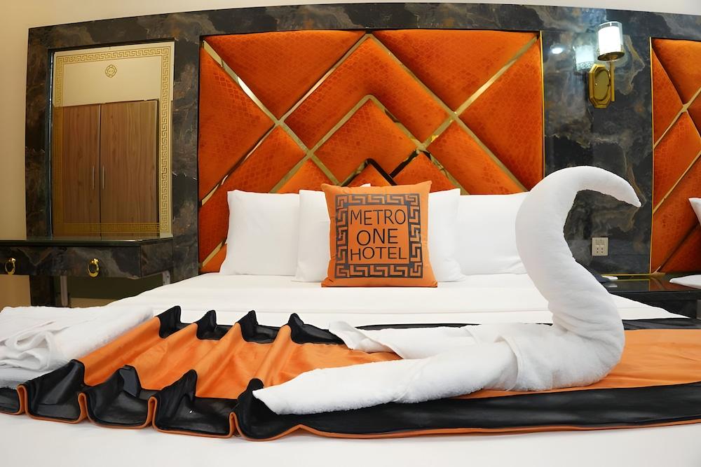 Metro One Hotel