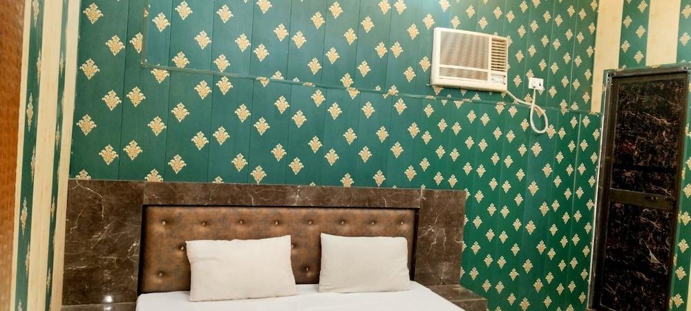 Hotel Balaji Palace Ayodhya