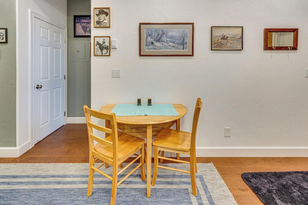 Walking Trail On-site: Tranquil Klamath Falls Apt!