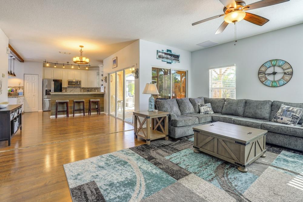 Pool & Spa: Spacious Port St Lucie Villa!