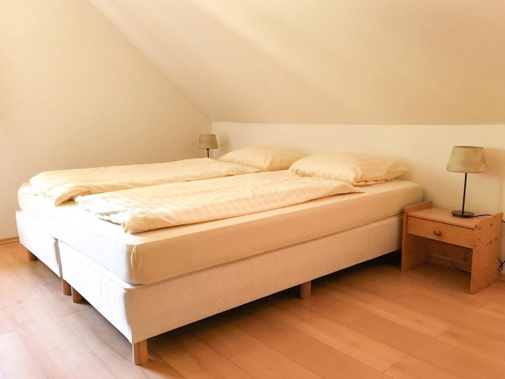 Chalet Near Ski Bret With Sauna