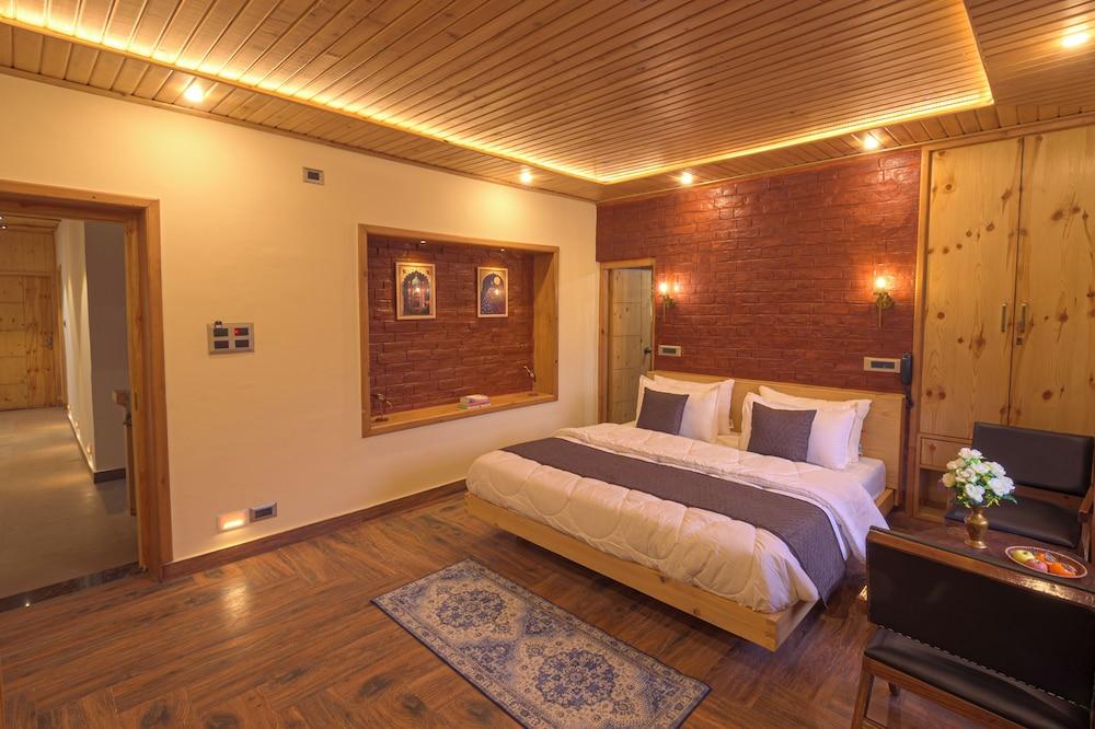 PalPenzy - Bespoke Premium Stay