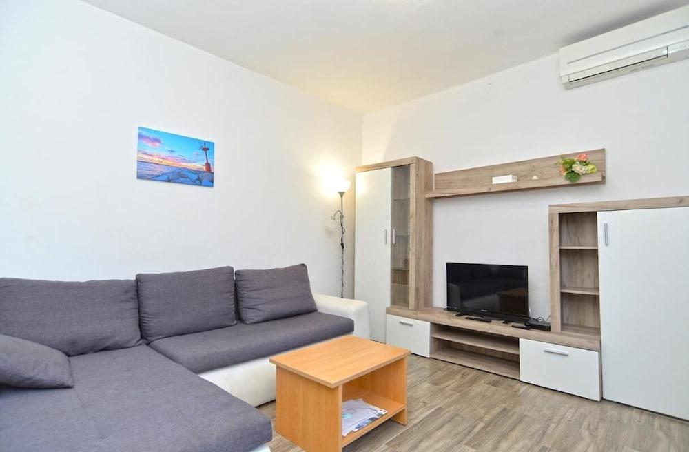 Charming Coastal Gateway