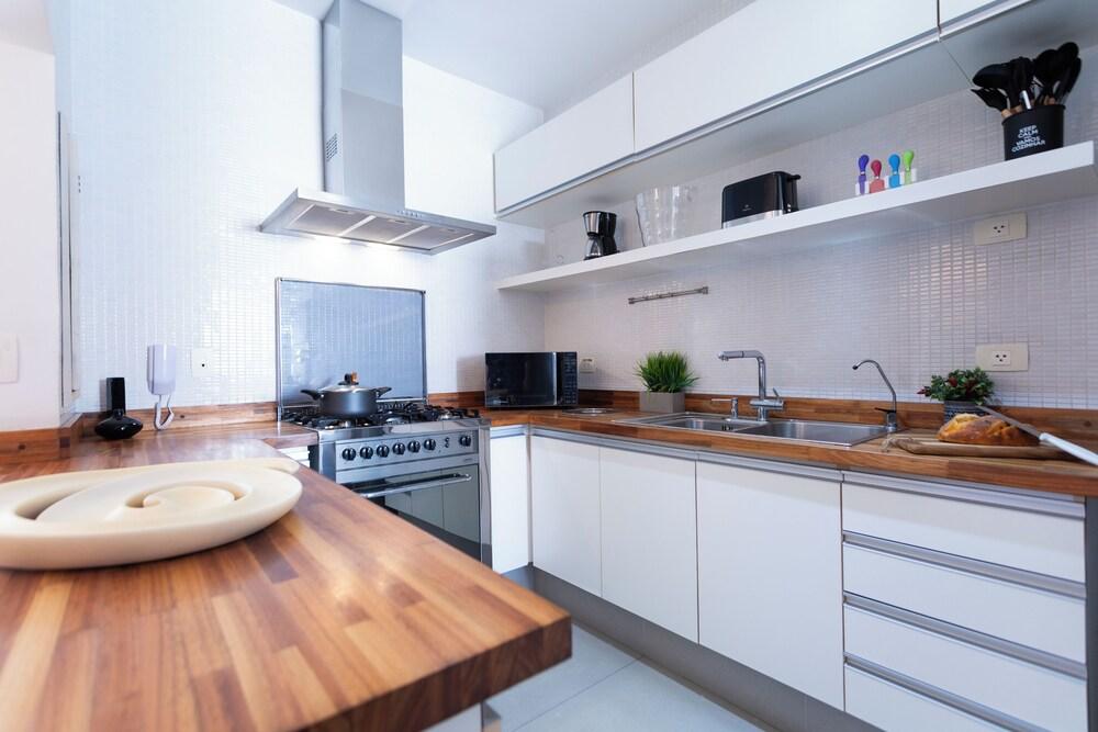 Cobertura com Piscina privativa e AC