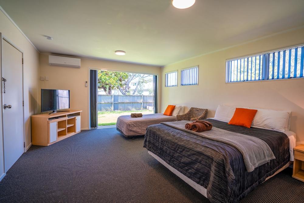 Colonial On Gladstone