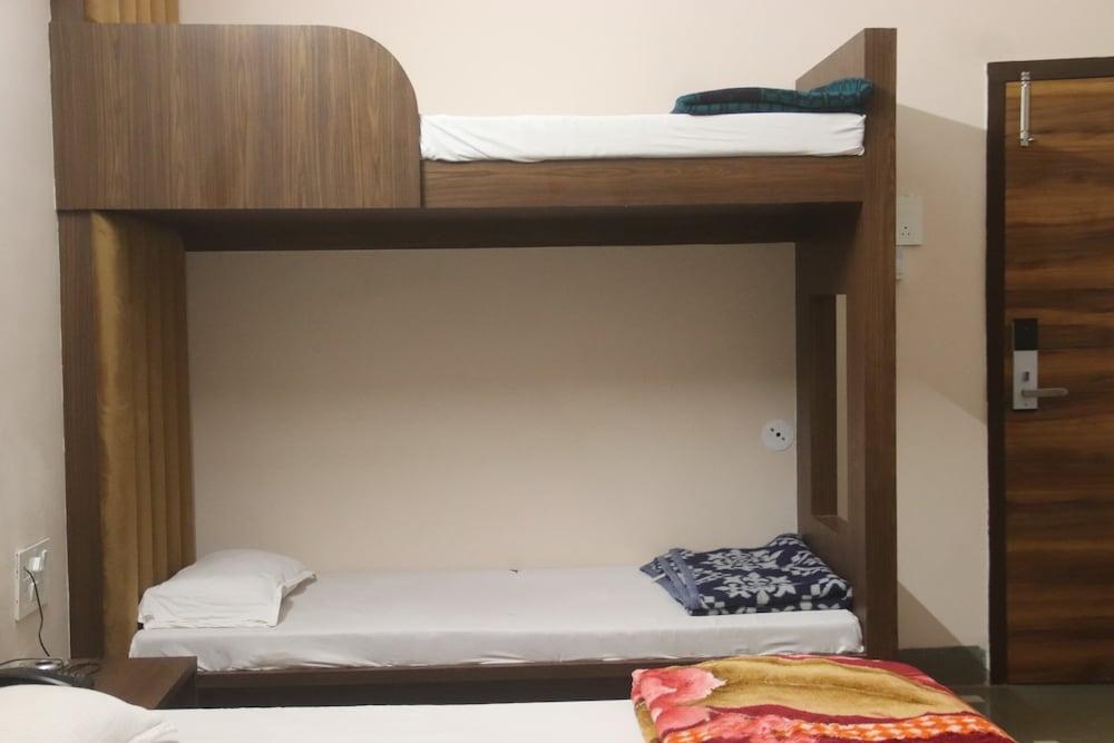 Hotel Shanti Palace By GRB