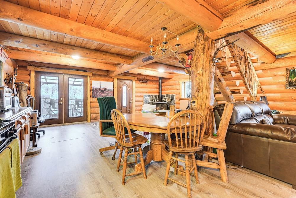 3 Mi to Kenai River: Secluded Sterling Cabin!