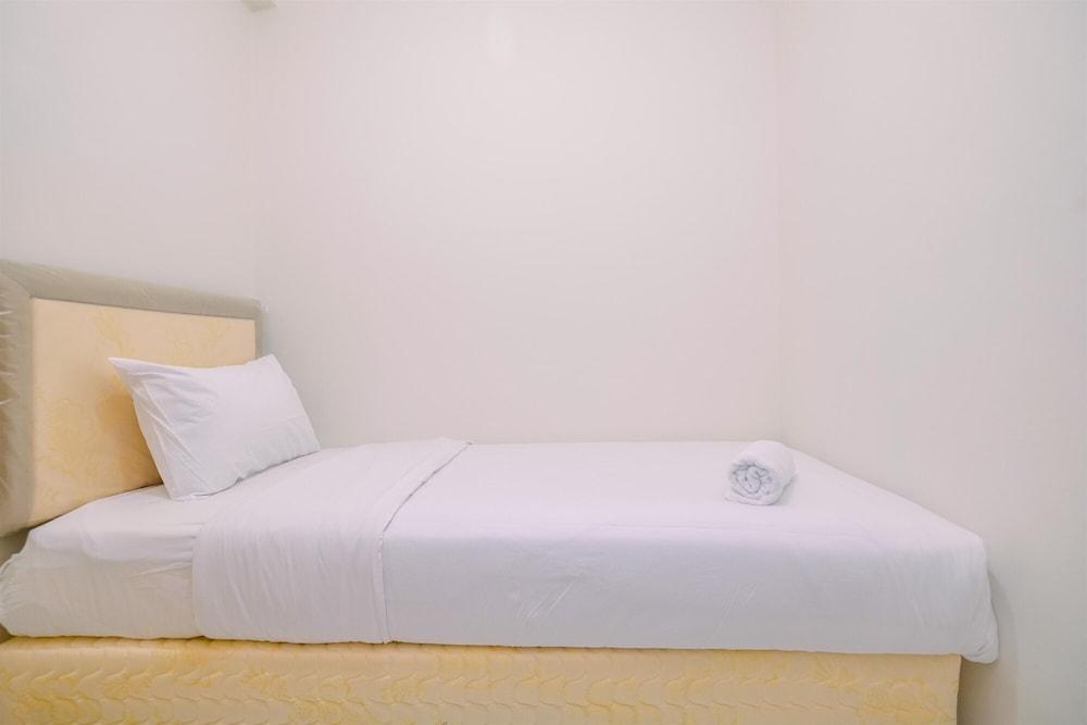 Comfortable 2BR Apartment at Podomoro Golf View