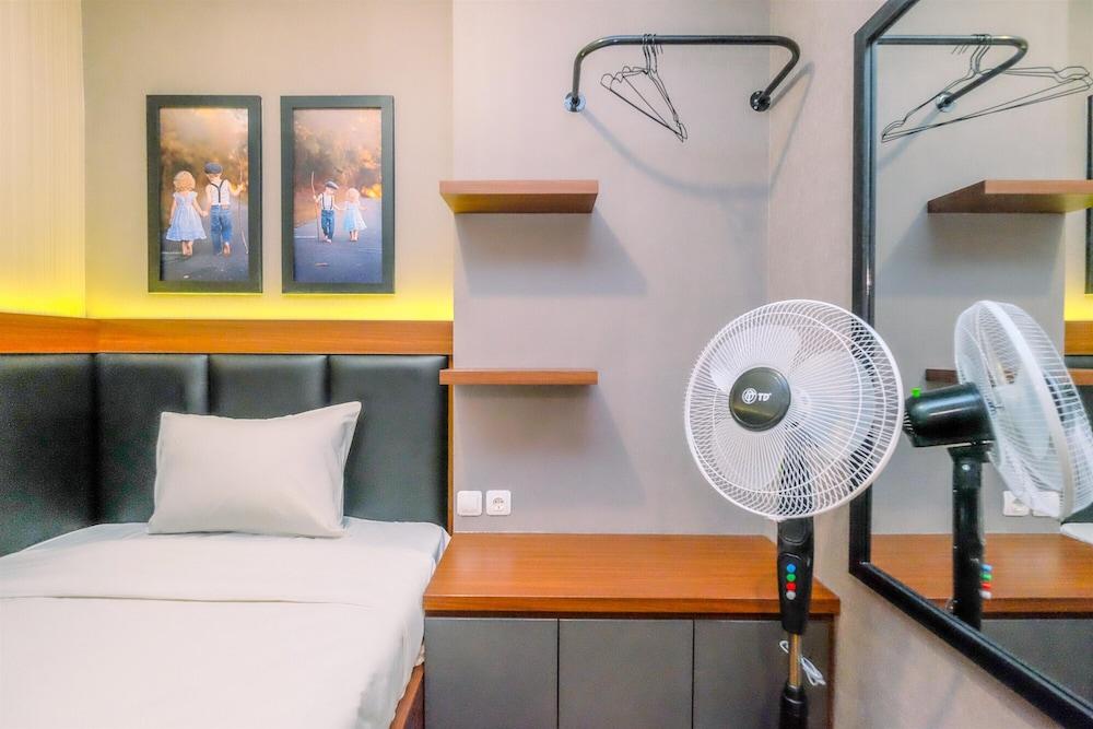 Modern Look 2BR at 28th Floor Podomoro Golf View Apartment