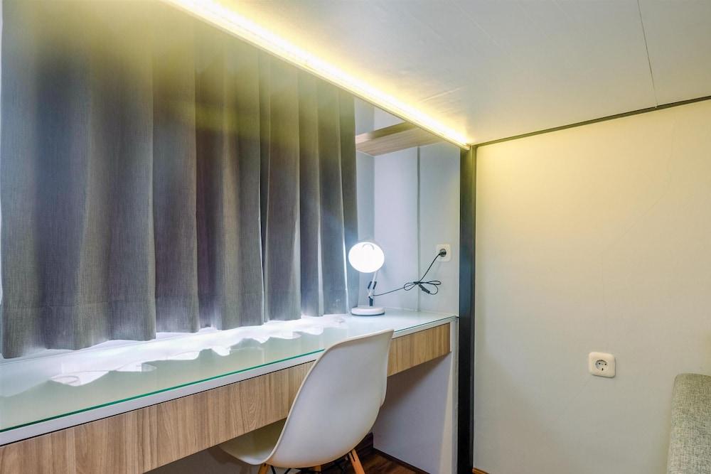 Enjoy and New Furnished Studio at Podomoro Golf View Apartment