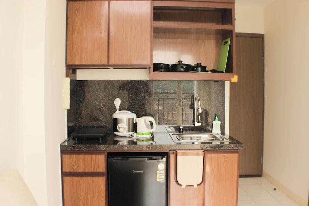 Nice and Comfort 1BR with Extra Room at Podomoro Golf View Apartment